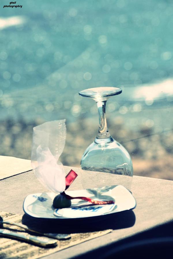 Fleet Club Mahrousa Alexandrië Buitenkant foto A wine glass