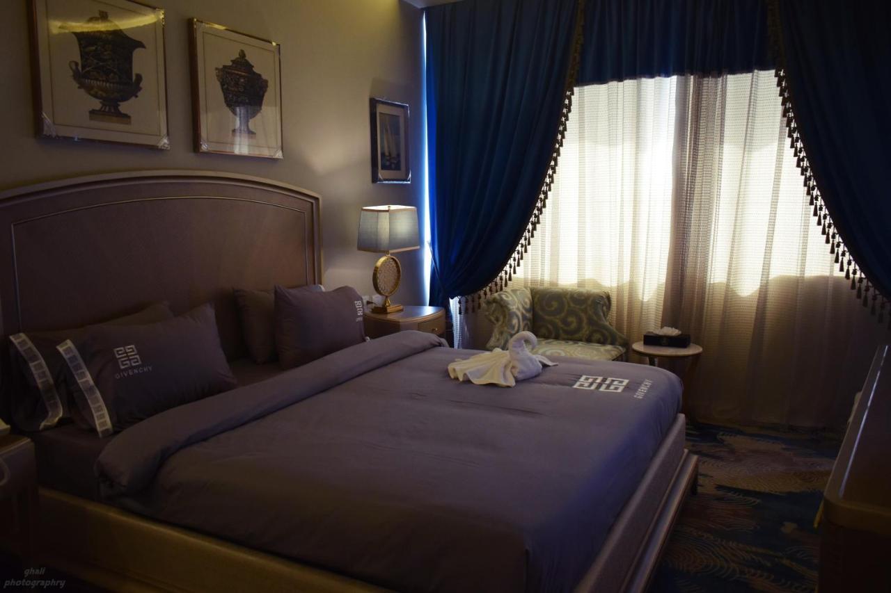 Fleet Club Mahrousa Alexandrië Buitenkant foto A bedroom at the hotel