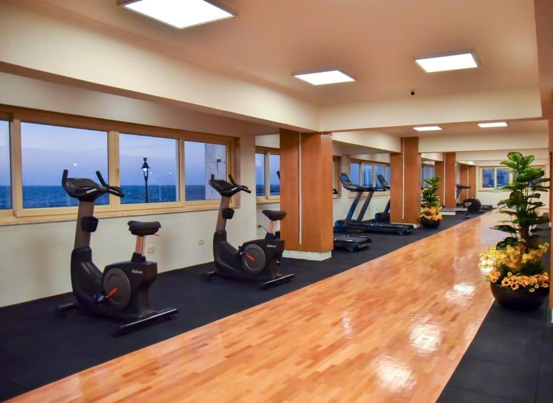 Fleet Club Mahrousa Alexandrië Buitenkant foto The gym at the hotel