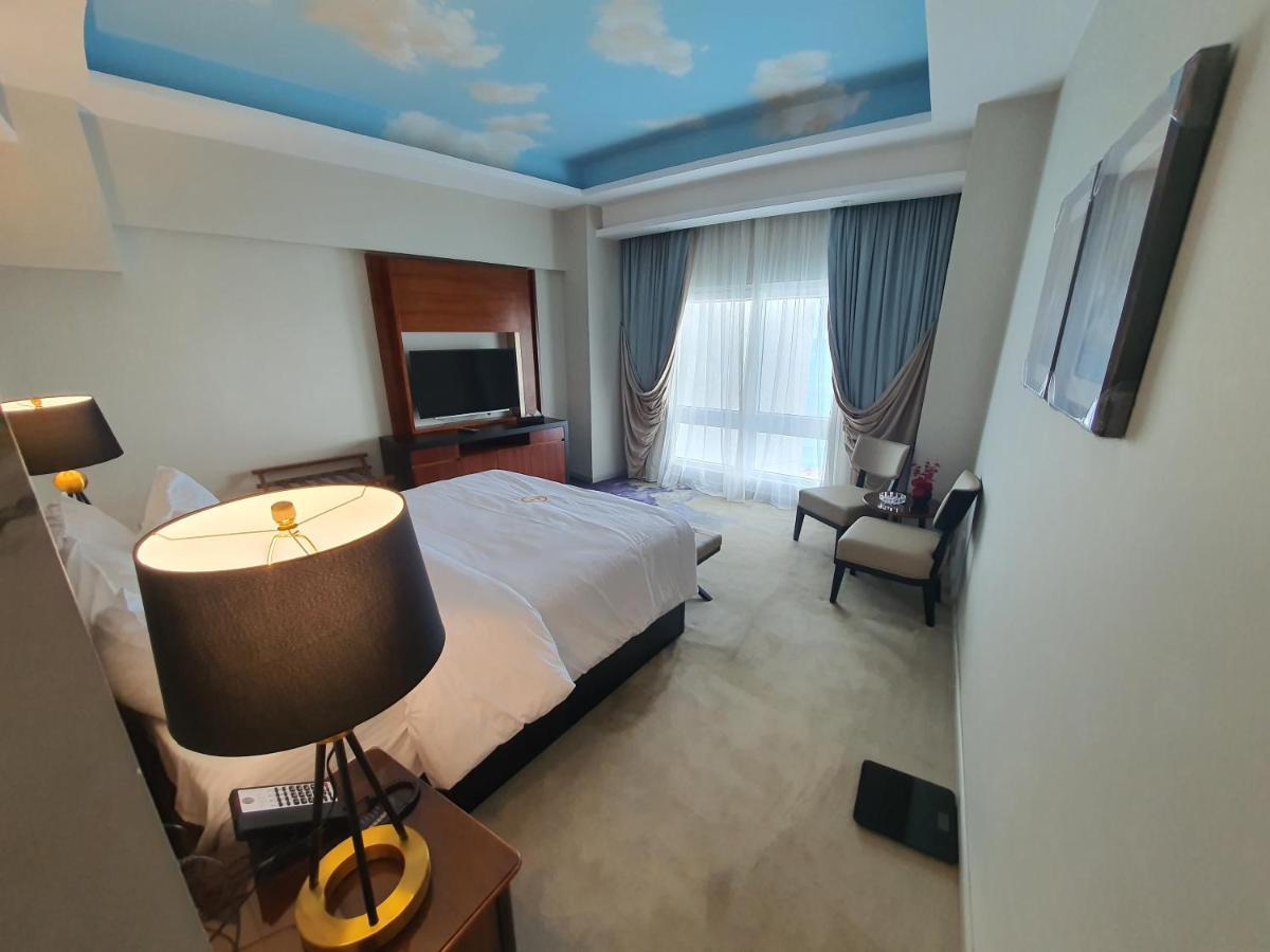 Fleet Club Mahrousa Alexandrië Buitenkant foto A bedroom at the hotel