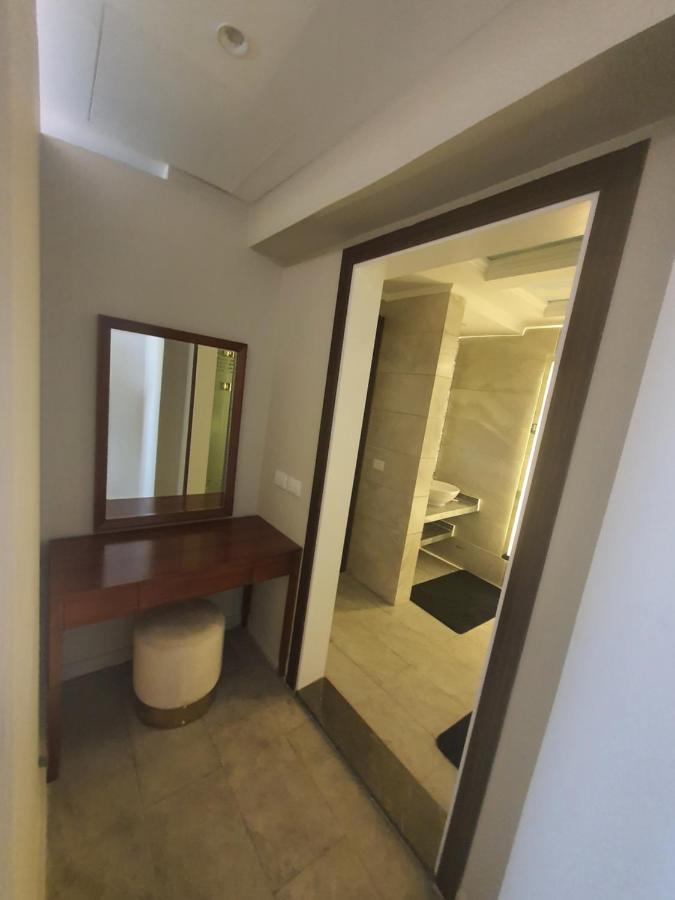 Fleet Club Mahrousa Alexandrië Buitenkant foto A bathroom in a hotel