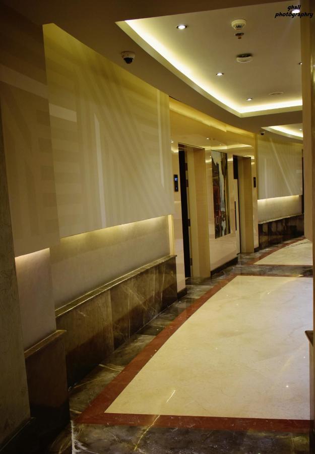 Fleet Club Mahrousa Alexandrië Buitenkant foto The elevators