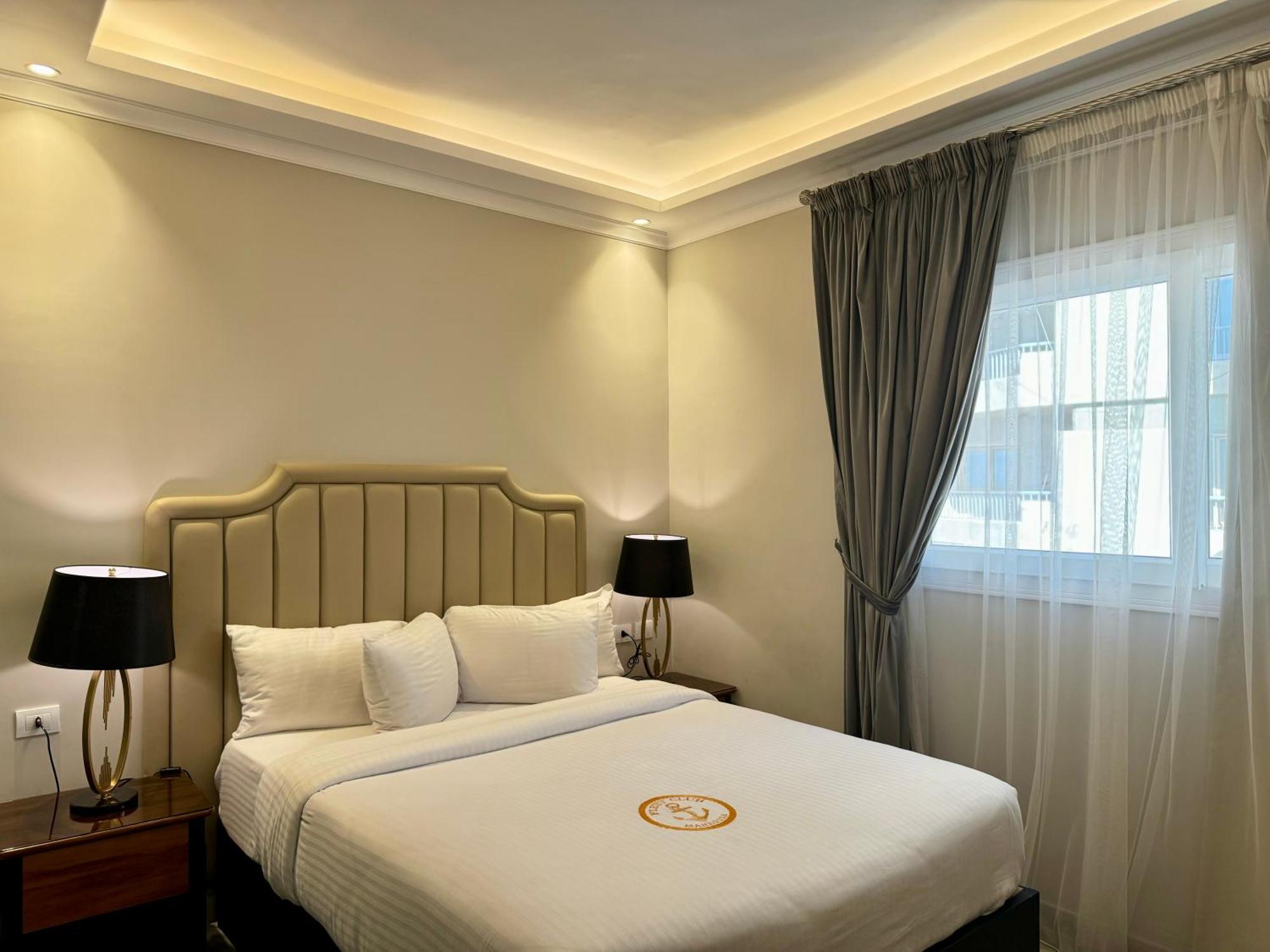 Fleet Club Mahrousa Alexandrië Buitenkant foto A bedroom at the hotel